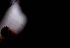 ANI violacion japonesa xxx BLACK Fox va en el estilo de rock duro de carne vaquera.